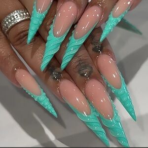 Women’s Long Stiletto Press On Nails 3D Design